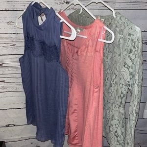 3 XS Lauren Conrad Tops